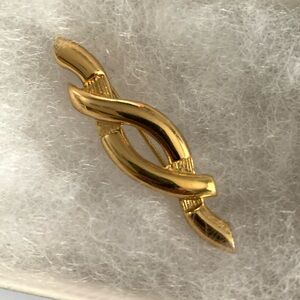 MONET Vintage Brooch Gold Tone Branch Wave